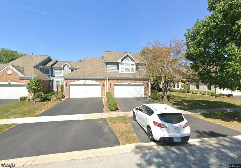 917 Heathrow Ln, Naperville, IL 60540 - photo 1