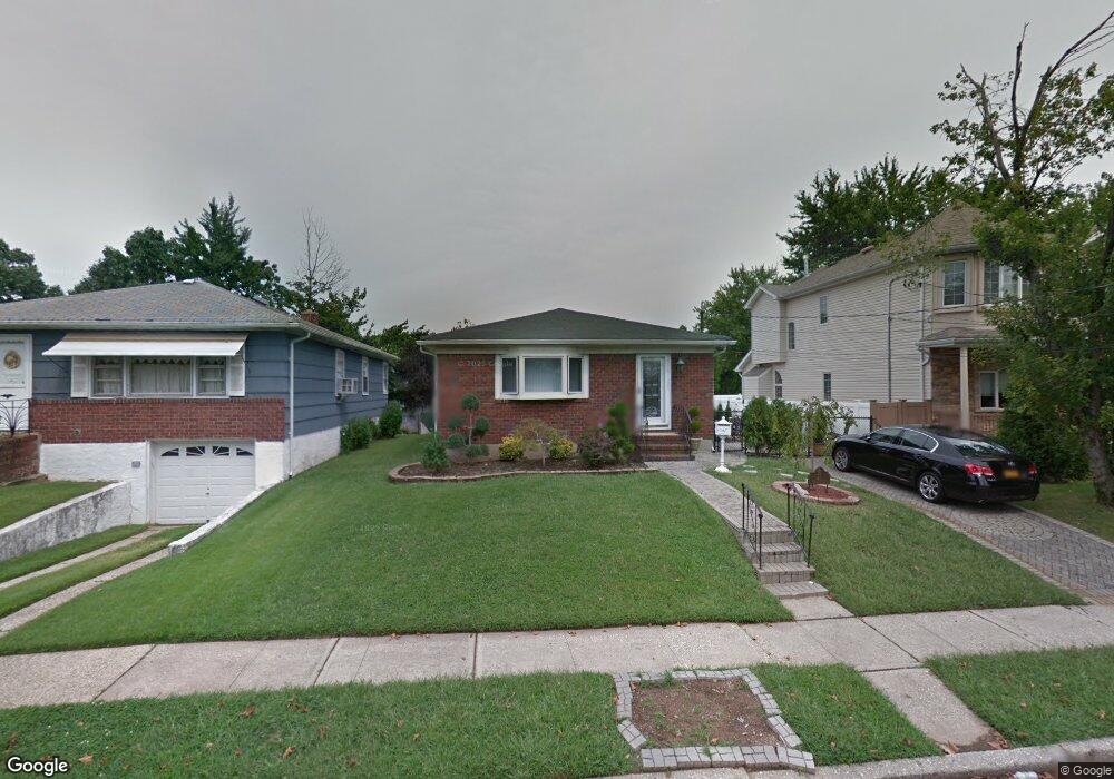 21 W Cedarview Ave, Staten Island, NY 10306 - photo 1