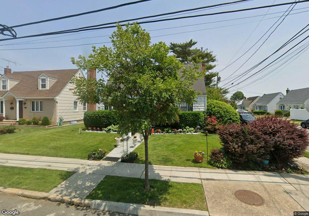 104 Sheridan Blvd, Mineola, NY 11501 - photo 1
