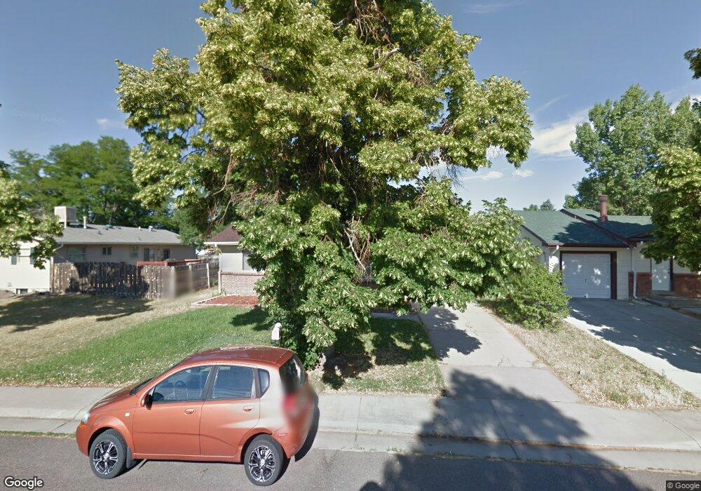 921 Ouray St, Aurora, CO 80011 - photo 1