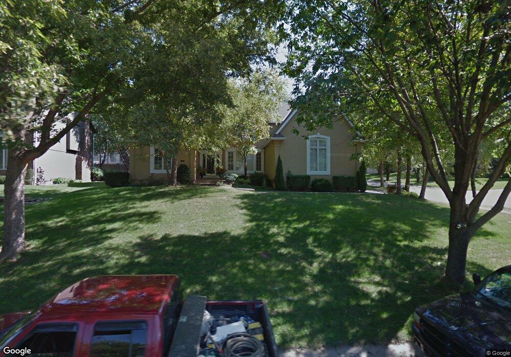 8009 Darnell Ln, Lenexa, KS 66215 - photo 1