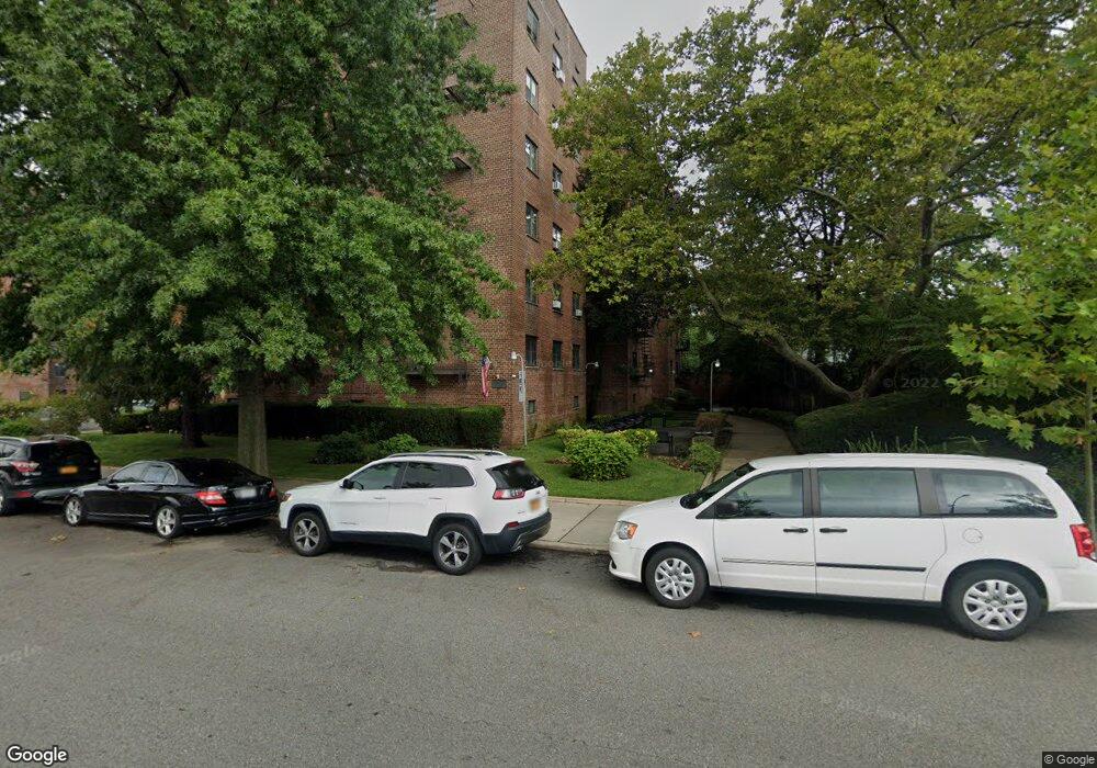 140-21 31st Rd unit 2D, Flushing, NY 11354 - photo 1