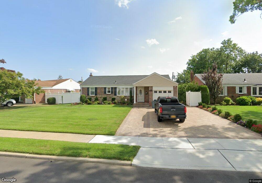 739 Cypress Dr, Franklin Square, NY 11010 - photo 1