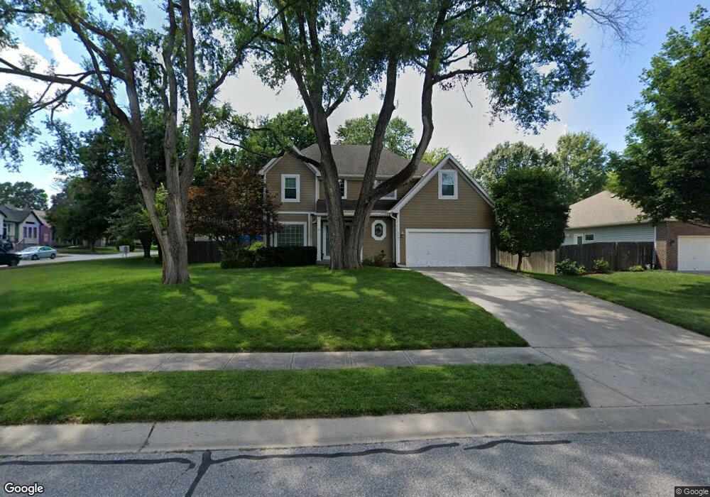 6924 Reeder Ave, Shawnee, KS 66203 - photo 1