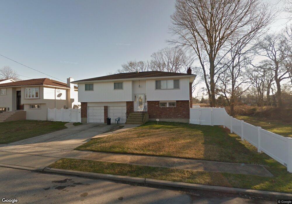 2504 Park Ct, Bellmore, NY 11710 - photo 1