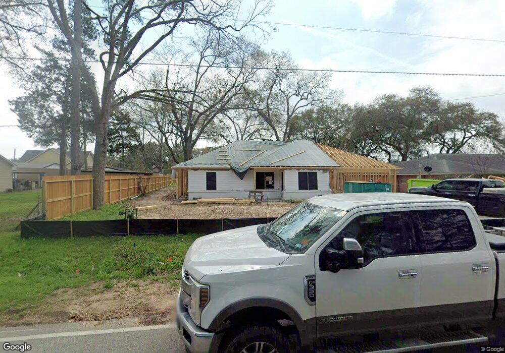 800 Inwood St, Tomball, TX 77375 - photo 1