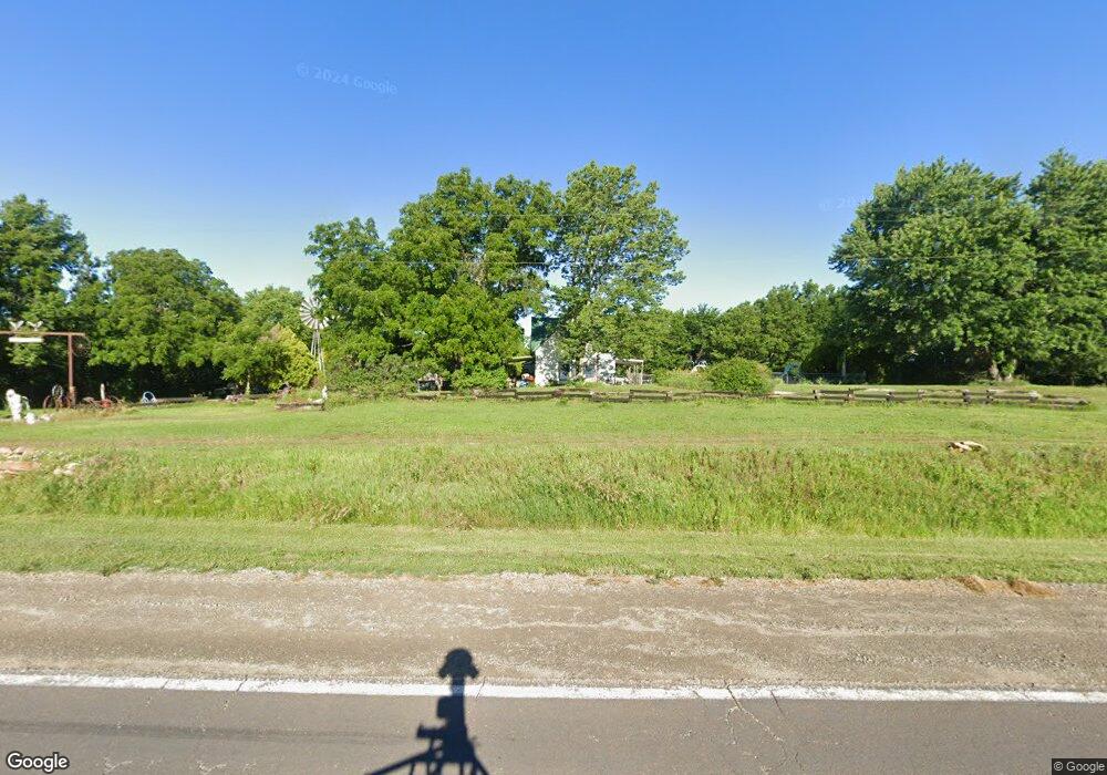 10749 S Topeka Blvd, Wakarusa, KS 66546 - photo 1