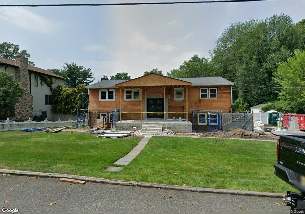 725 Chimes Rd, Paramus, NJ 07652 - photo 1