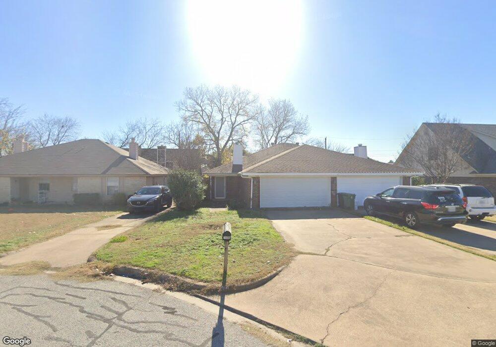 7606 April Ct, North Richland Hills, TX 76182 - photo 1