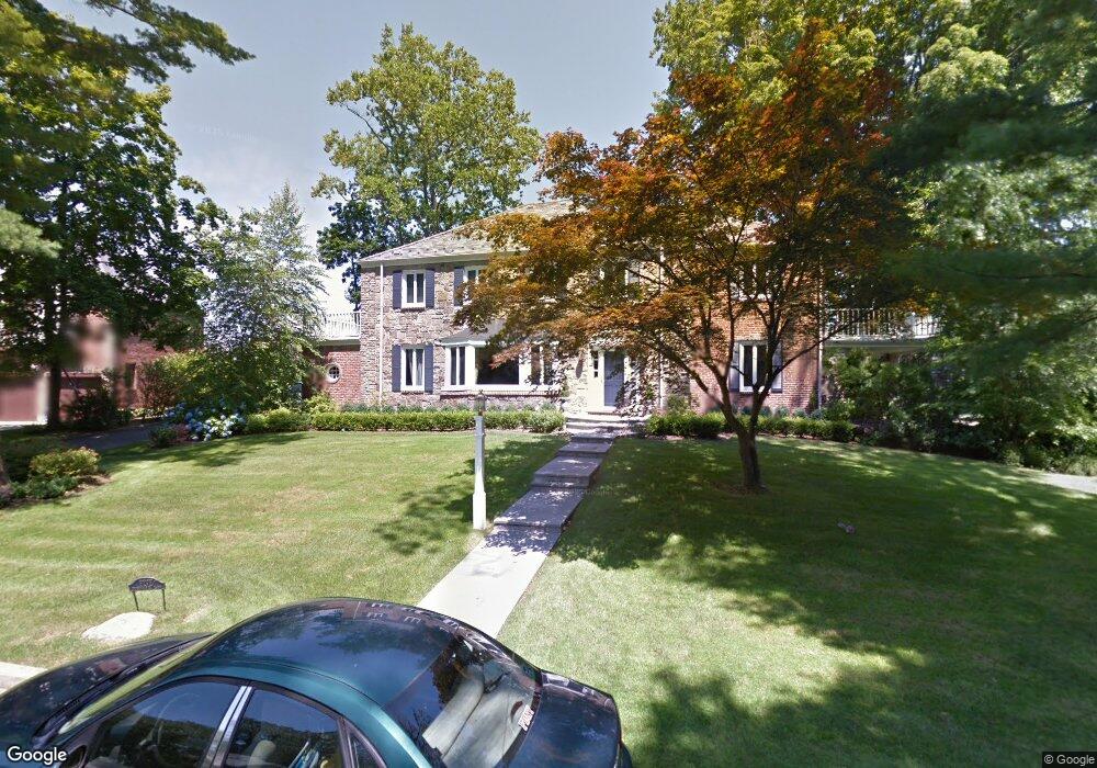 5 Buckminster Ln, Manhasset, NY 11030 - photo 1