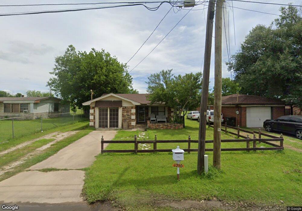 1210 Chase Ave, Cleburne, TX 76031 - photo 1