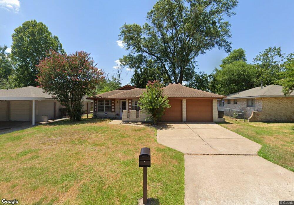 1611 Hidden Valley Dr, Houston, TX 77088 - photo 1