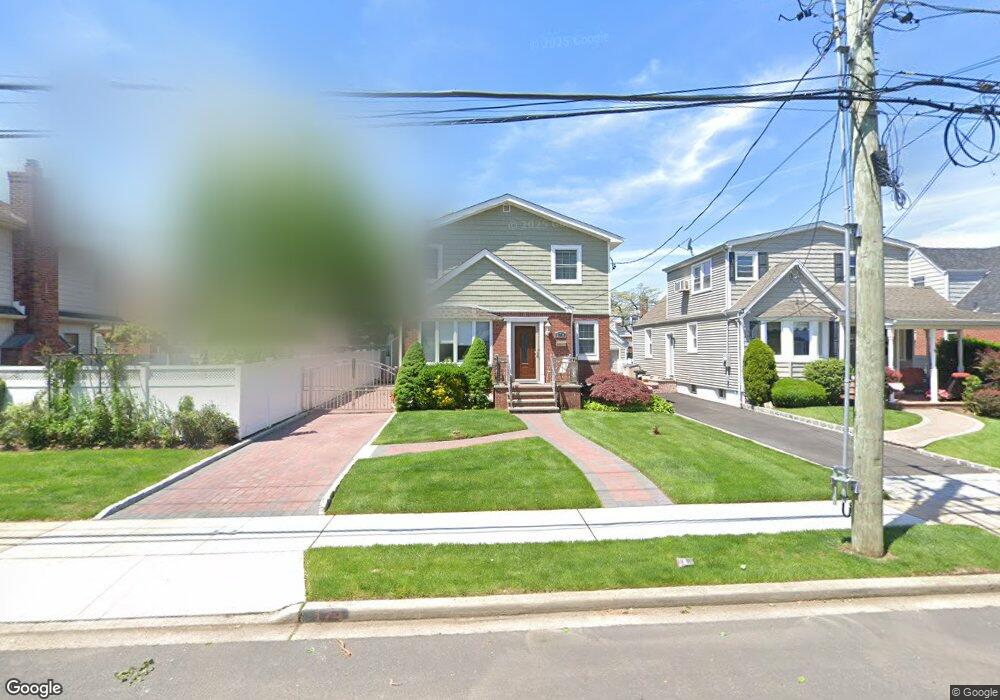 178 Semton Blvd, Franklin Square, NY 11010 - photo 1