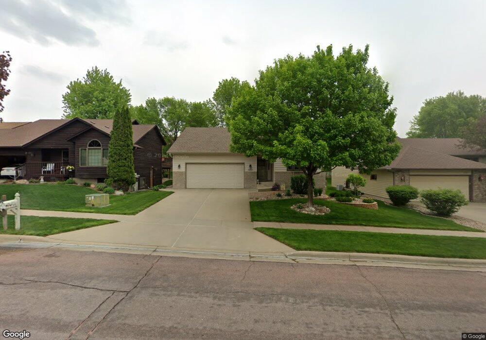 5208 E Fernwood Dr, Sioux Falls, SD 57110 - photo 1