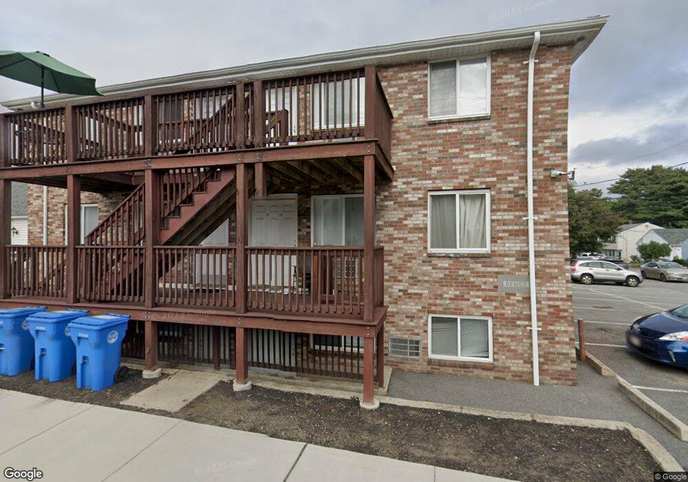 243 Lake St unit 22, Waltham, MA 02451 - photo 1