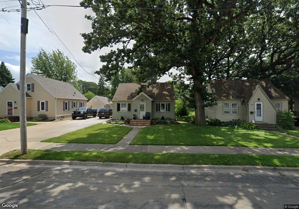 716 E Hawthorne St, Albert Lea, MN 56007 - photo 1