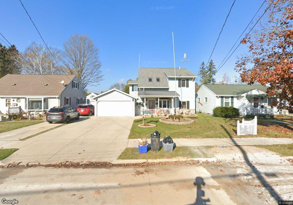 2114 33rd St, Two Rivers, WI 54241 - photo 1