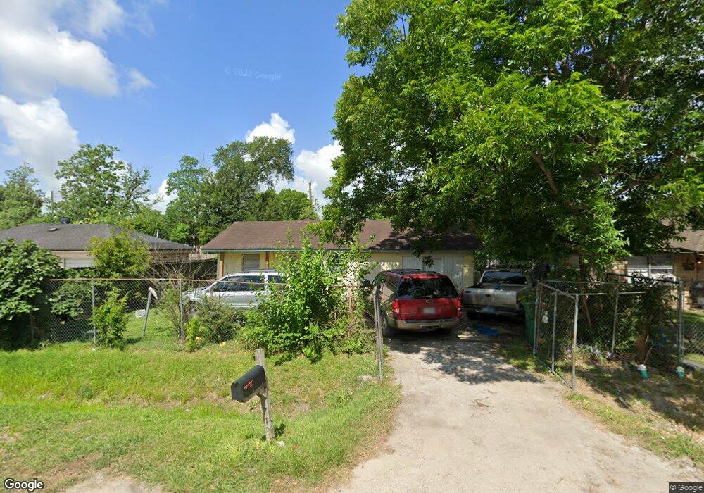 7107 Sunnyhill St, Houston, TX 77088 - photo 1