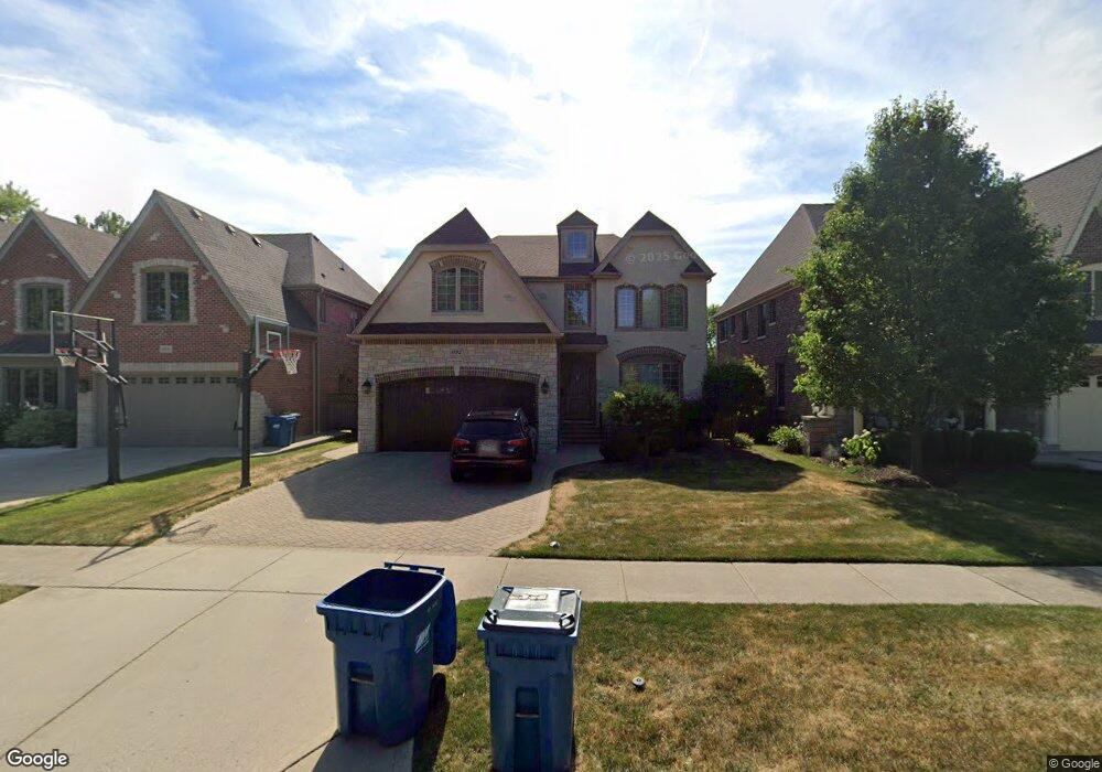 692 S Swain Ave, Elmhurst, IL 60126 - photo 1