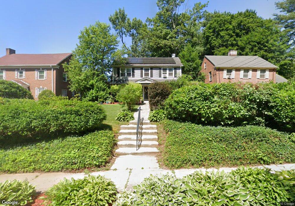 317 Ridgefield St, Hartford, CT 06112 - photo 1