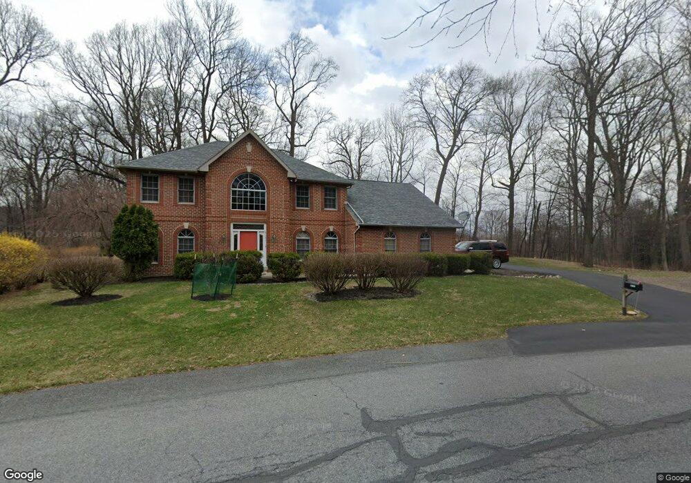 2131 Queens Ct, Reading, PA 19606 - photo 1