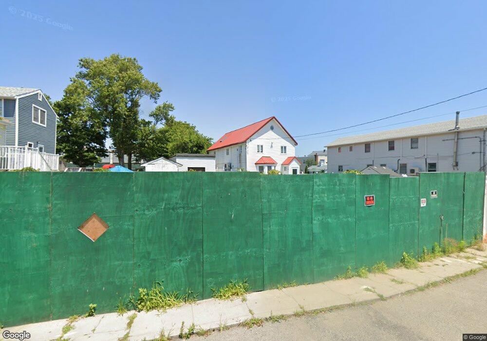 9 E 10th Rd, Broad Channel, NY 11693 - photo 1