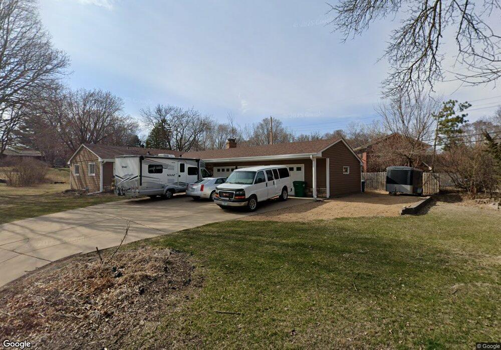 16212 Temple Ln, Minnetonka, MN 55345 - photo 1