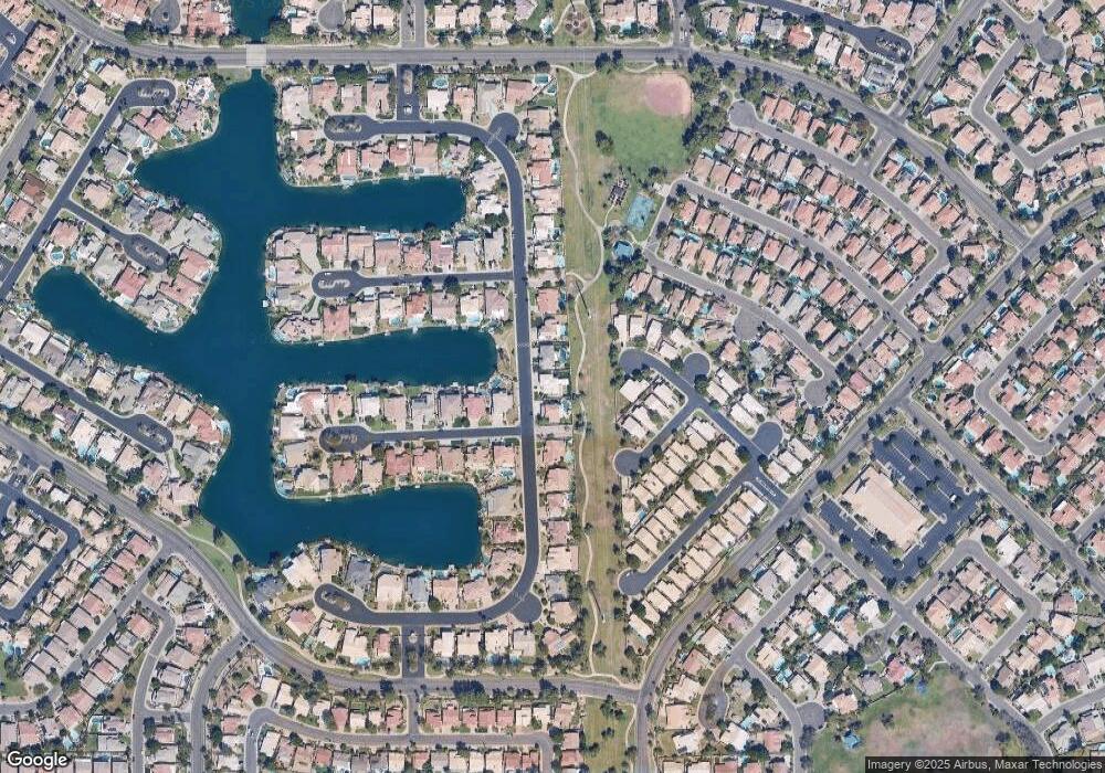 1033 N Peppertree Dr, Gilbert, AZ 85234 - photo 1