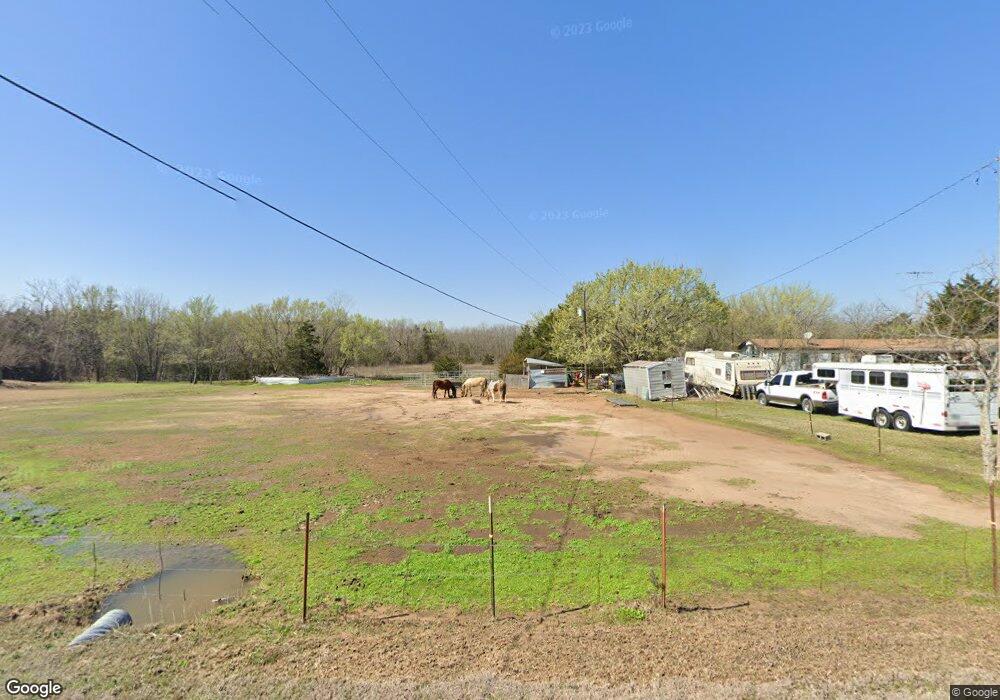 152 Oak Ridge Dr, Gainesville, TX 76240 - photo 1