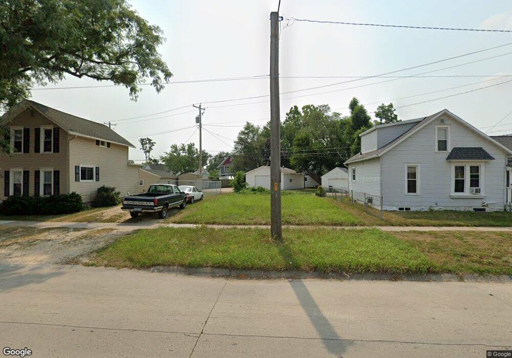 1214 2nd St SW, Cedar Rapids, IA 52404 - photo 1