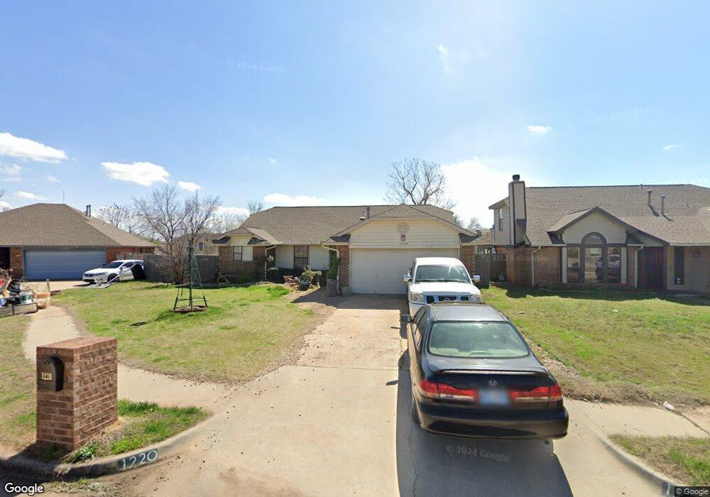 1220 NE 24th St, Moore, OK 73160 - photo 1
