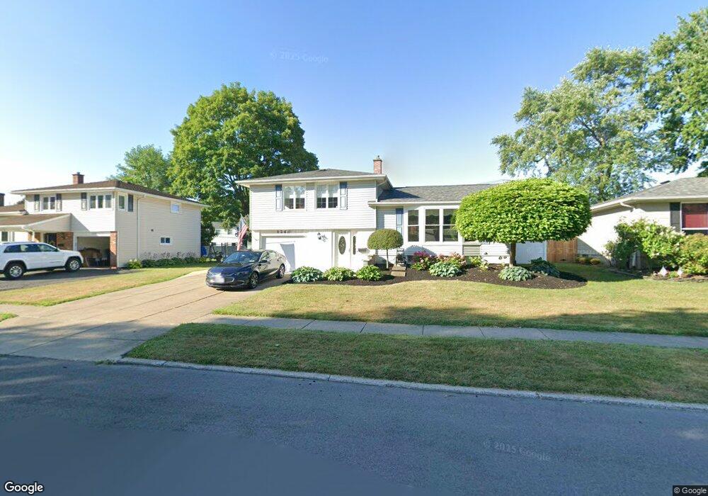 1260 Greenbrier Ln, North Tonawanda, NY 14120 - photo 1