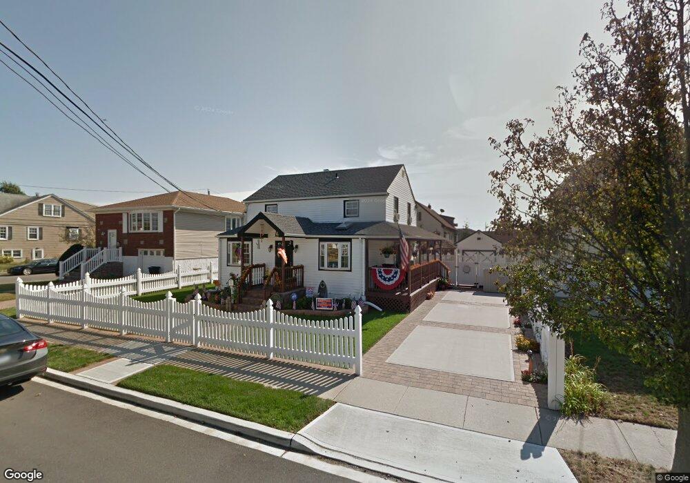 112 Vanderbilt Ave, Island Park, NY 11558 - photo 1