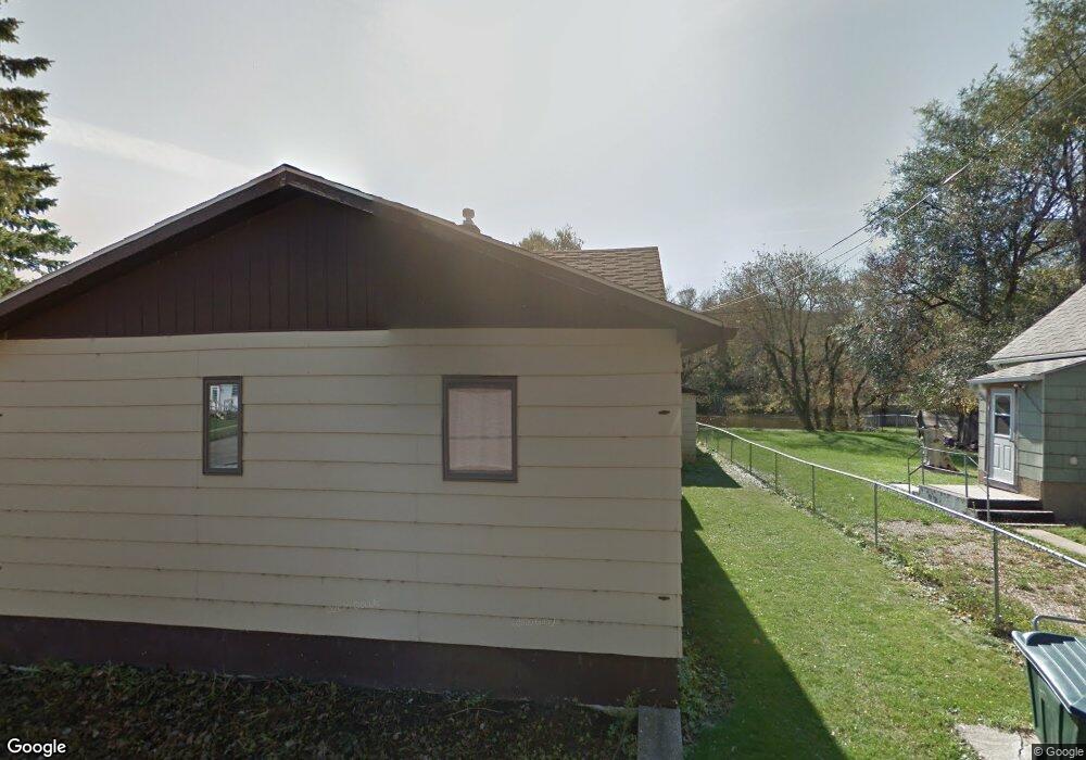 701 2nd St SW, Jamestown, ND 58401 - photo 1