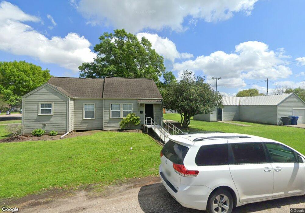 2401 Sycamore Ave, Bay City, TX 77414 - photo 1