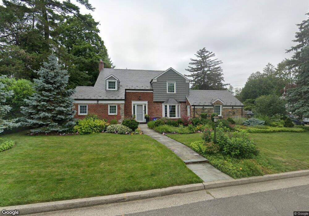 33 Mill Spring Rd, Manhasset, NY 11030 - photo 1