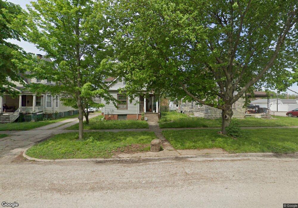 1105 S 17th St, Mattoon, IL 61938 - photo 1