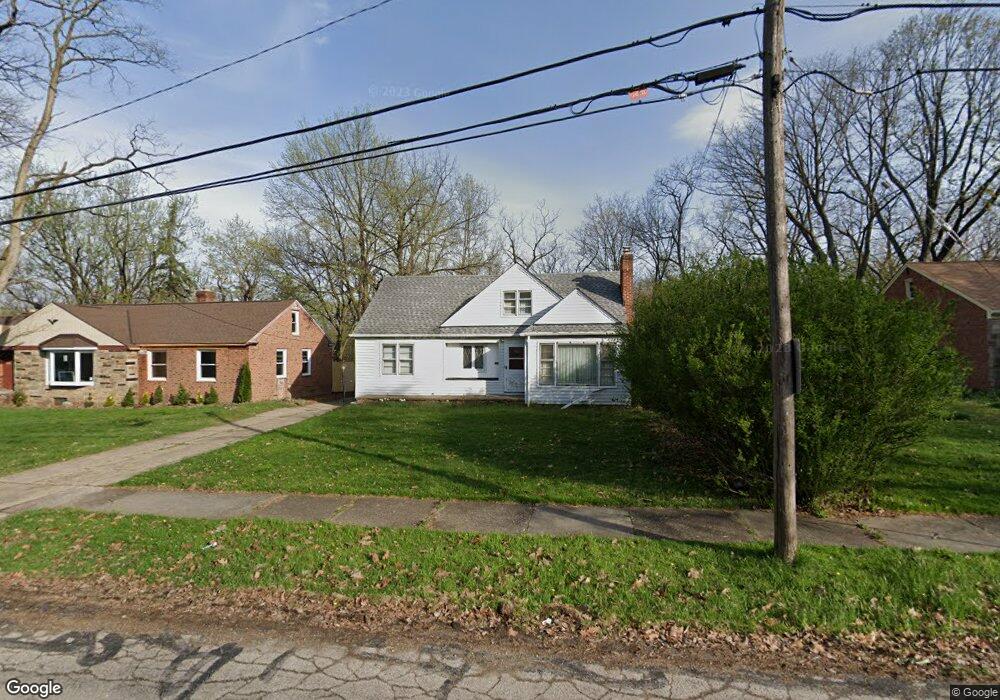 18813 Harlan Dr, Maple Heights, OH 44137 - photo 1