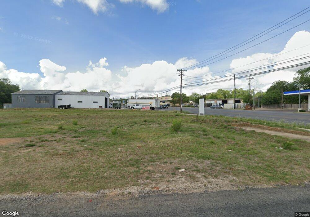 111 E Walch Ave, Fredericksburg, TX 78624 - photo 1