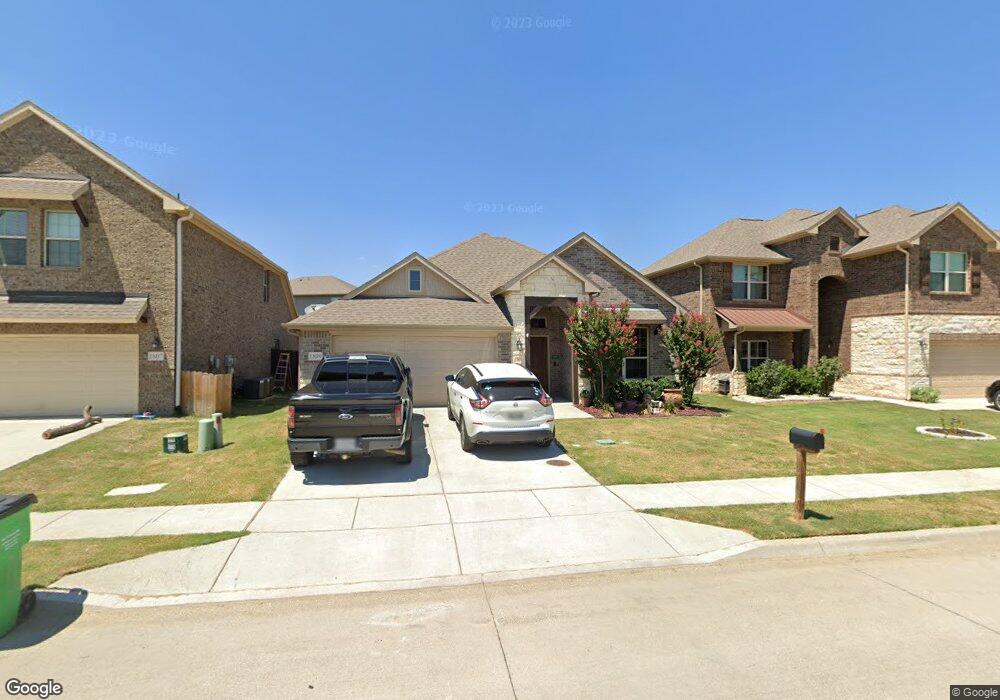 1809 Silver Oaks Dr, Gainesville, TX 76240 - photo 1