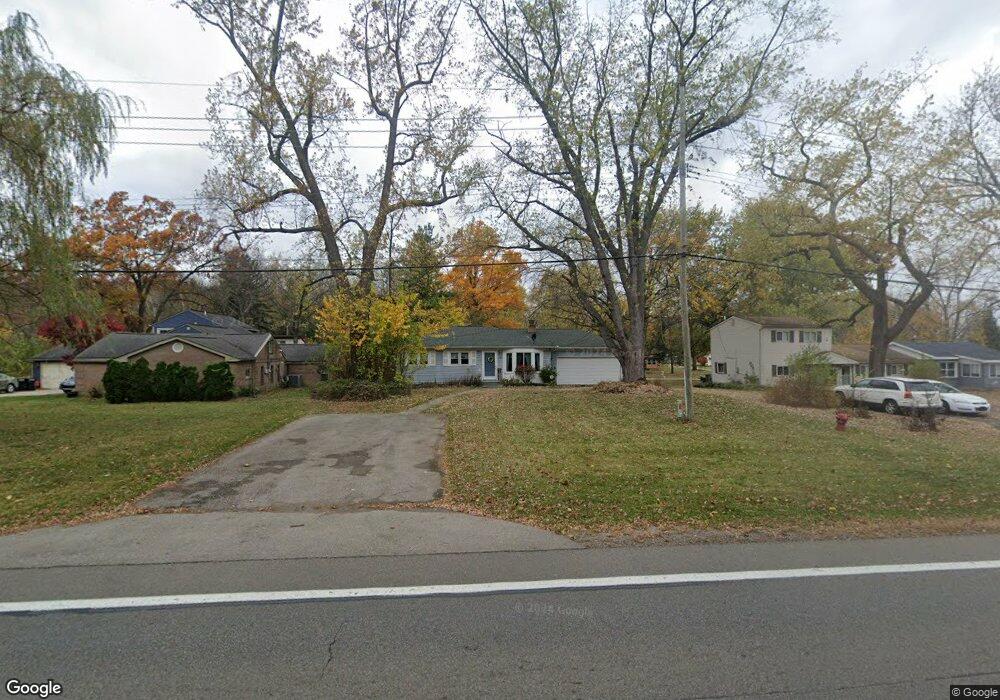 3420 Green Lake Rd, West Bloomfield, MI 48324 - photo 1