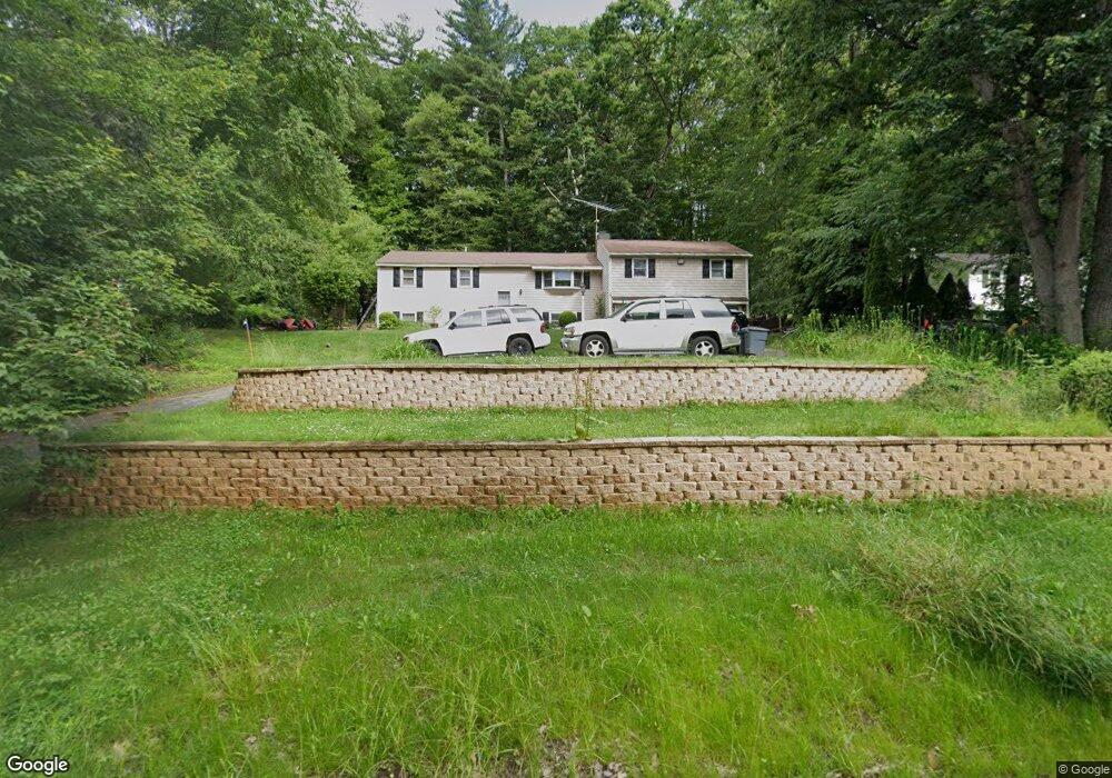 105 Jay Rd, MerriMacK, NH 03054 - photo 1