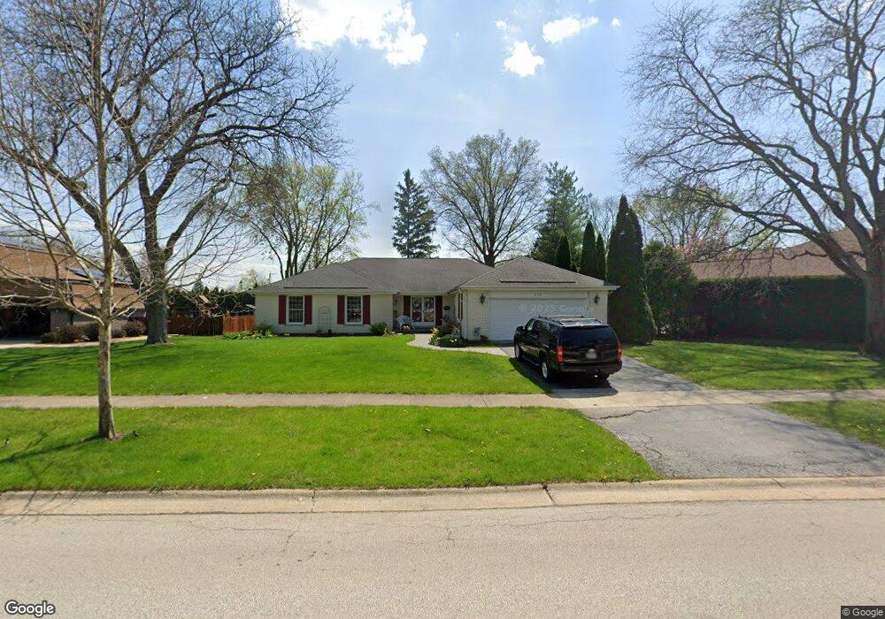 210 E Thompson Dr, Wheaton, IL 60189 - photo 1