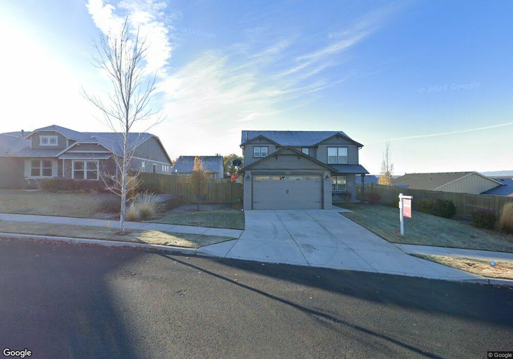 4660 SW Volcano Way, Redmond, OR 97756 - photo 1