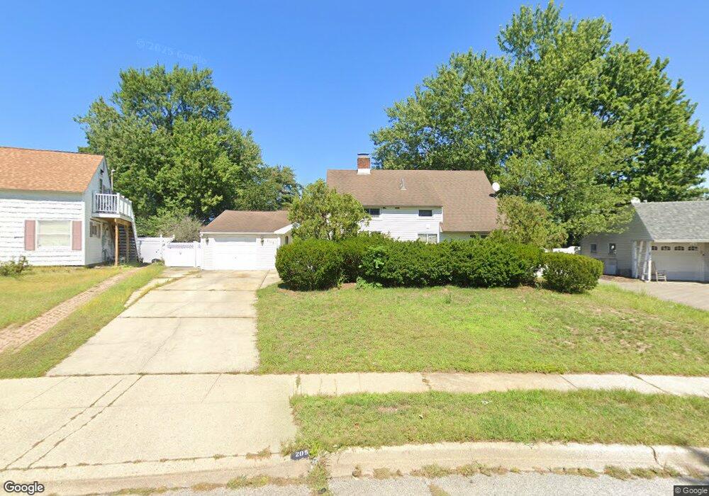 205 Springtime Ln N, Levittown, NY 11756 - photo 1