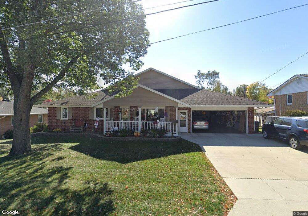 1311 S 6th Ave E, Newton, IA 50208 - photo 1