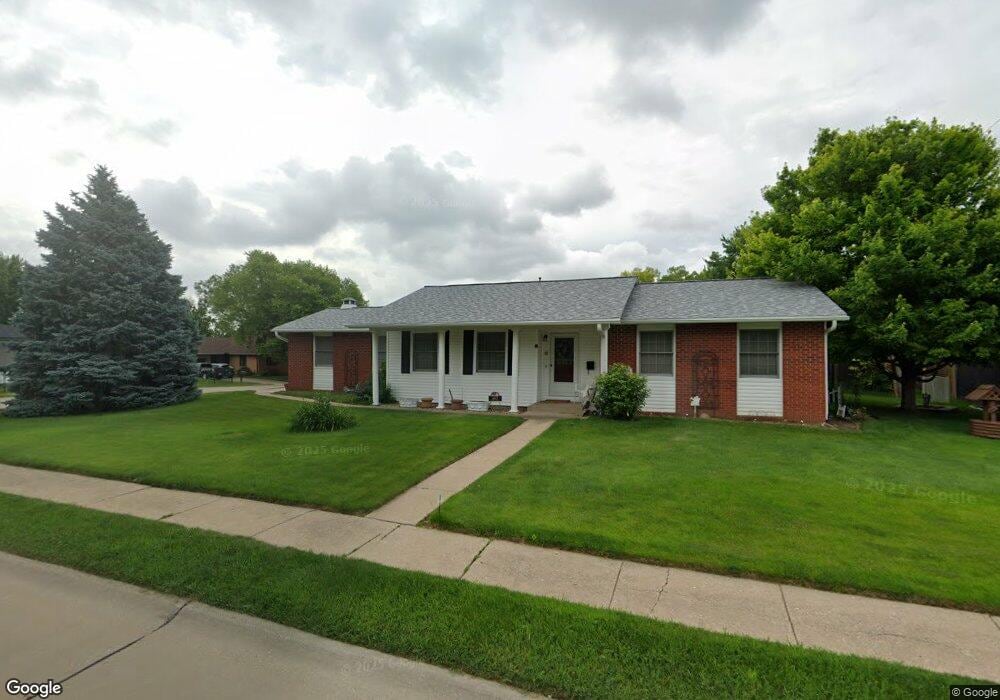 4617 Sheridan St, Davenport, IA 52806 - photo 1