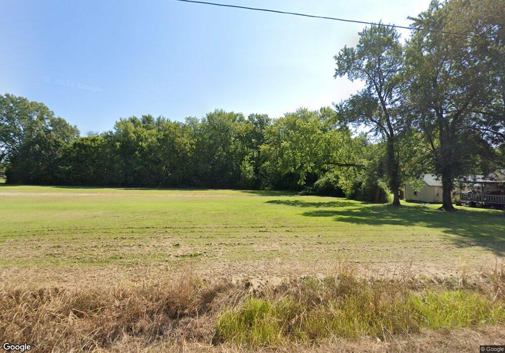 1012 Hazel St, Harrisburg, IL 62946 - photo 1