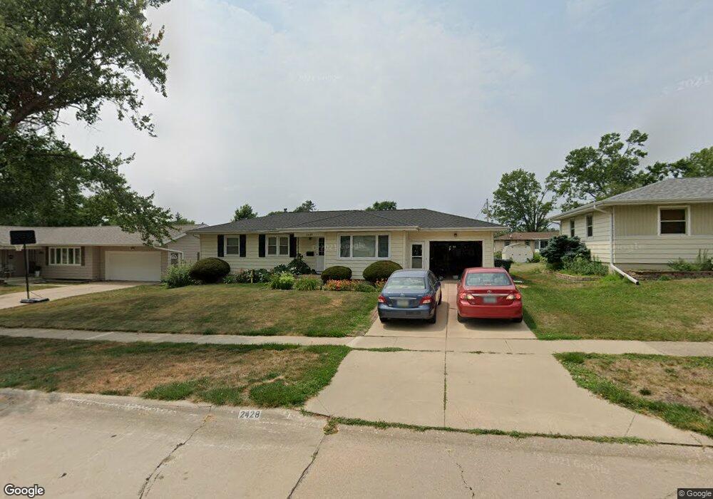 2428 Haven Ct SW, Cedar Rapids, IA 52404 - photo 1