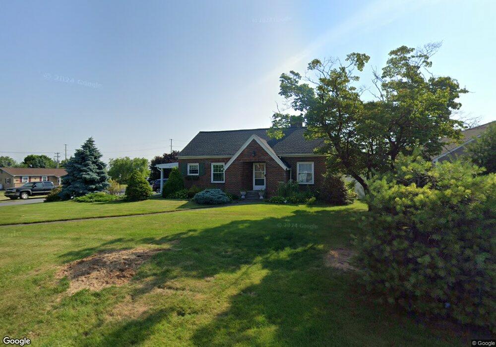 907 Oplinger Rd, Allentown, PA 18106 - photo 1